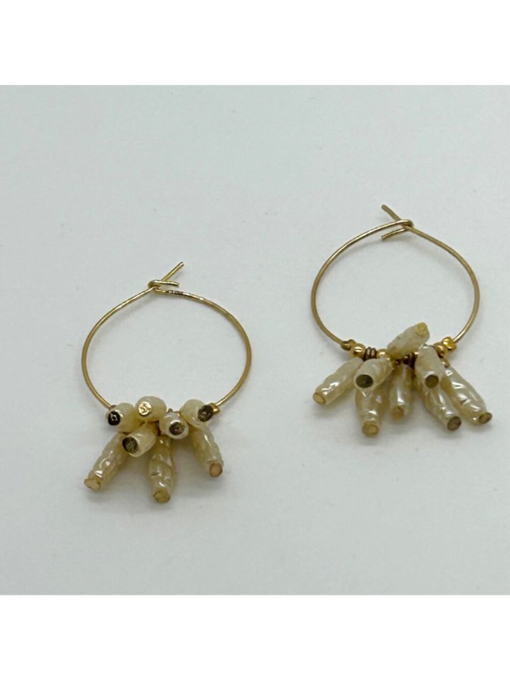 Vintage Gold Hoop Earrings With White Acrylic Stick Pearl Clusters - Picture 2 of 13
